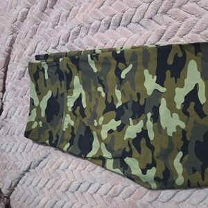 ZYIA Green and Black Leggings for Active Comfort